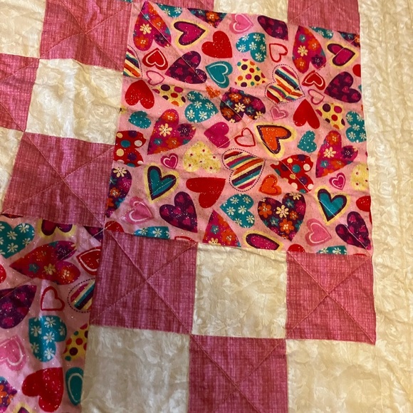 Patchwork handmade quilt with glitter hearts cotton 54 X 40 crib daybed throw - Picture 8 of 9